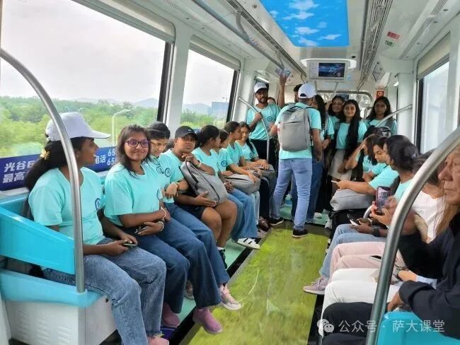 一堂行走的国际课 黄冈师范学院斯里兰卡师生走进武汉光谷体验科技与创新