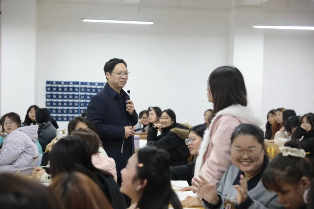 学生“点菜” 领导“接单” 学校思政课上出新气象