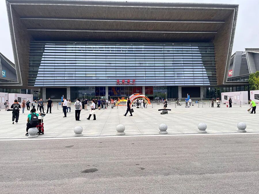 虹潤公司閃耀多國展首日，創新科技引行業矚目