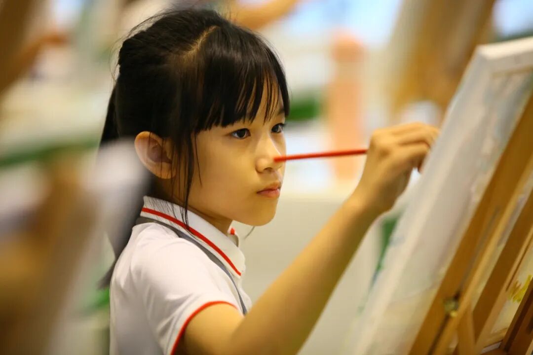 6学员创作油画时的照片-组图 (3).JPG