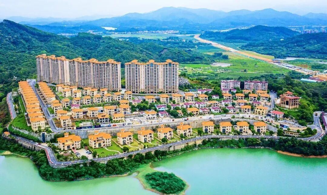 增城在售别墅【百花山庄】在售户型308㎡~1208㎡，单价1字头！