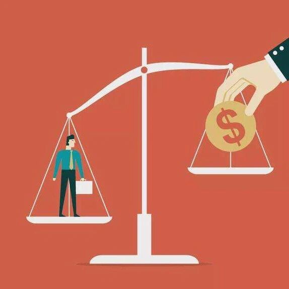 拟上市企业实施股权激励存在多个外部投资者入股价格，该以哪个入股价格计算股份支付？