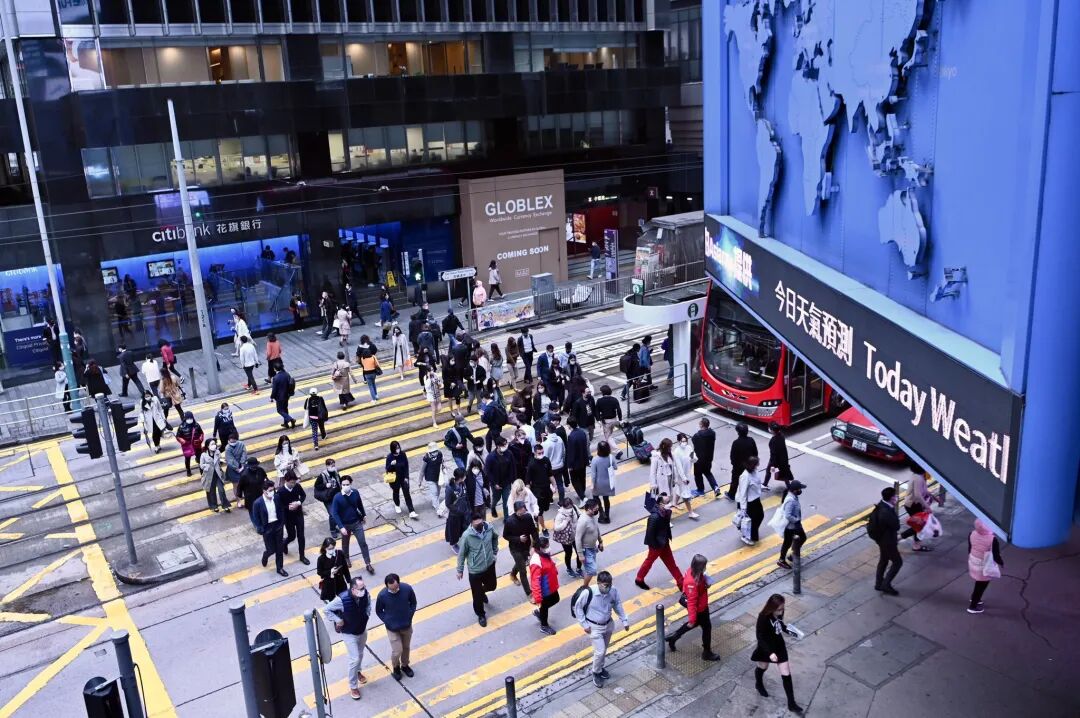 聯(lián)合早報 Lianhe Zaobao on Twitter: "戴慶成：香港與中國大陸1月8日恢復通關，大陸人南下香港的人數遠不如預期多。早前 ...