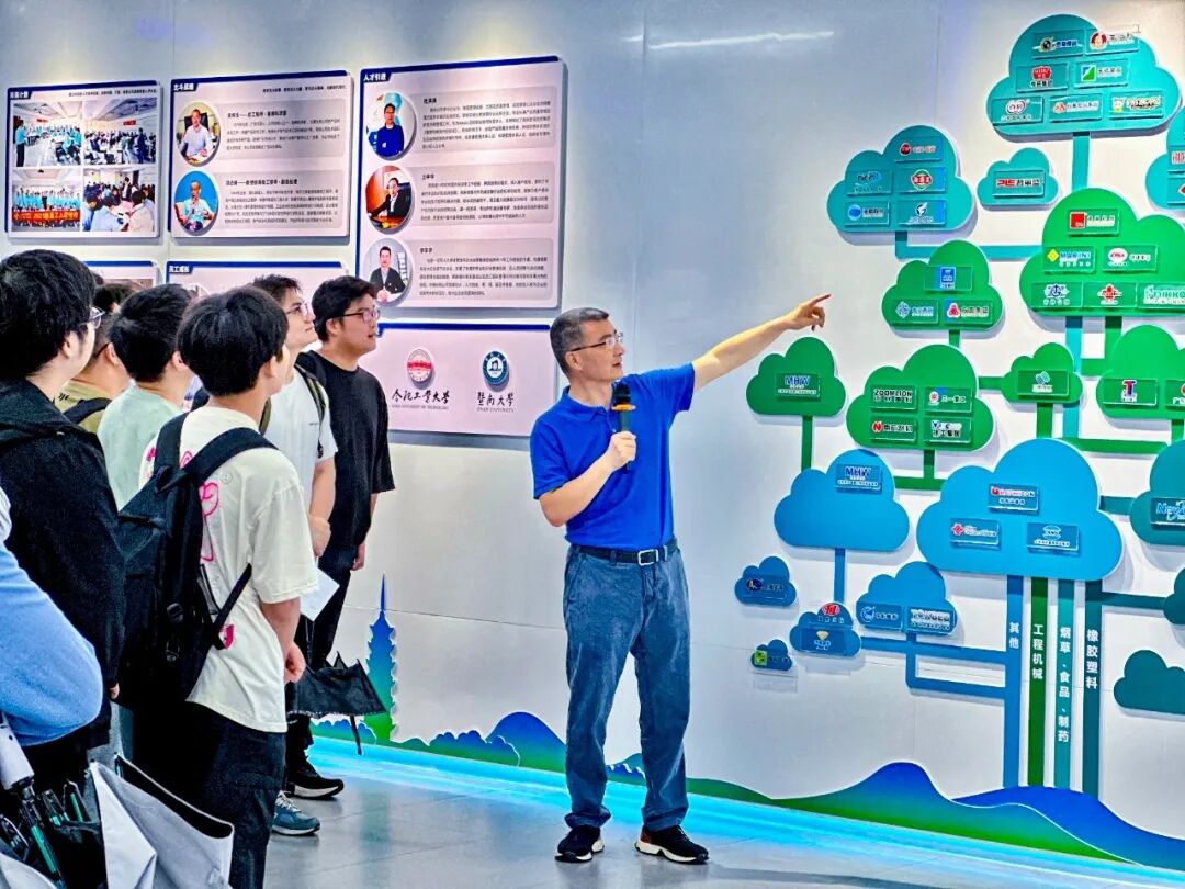 安徽大学机械系学子走进合肥长陆，共探智造未来