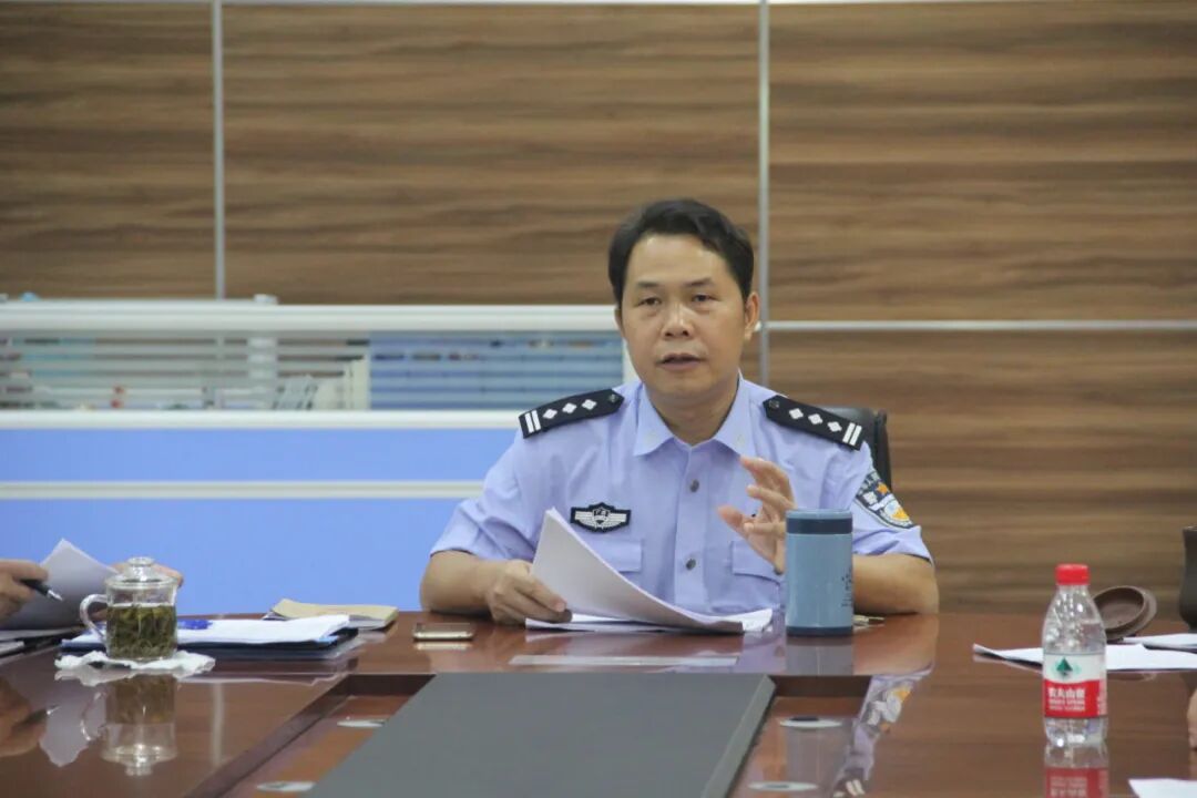 您说十五的月亮十六圆我们这个家却再也不能圆了