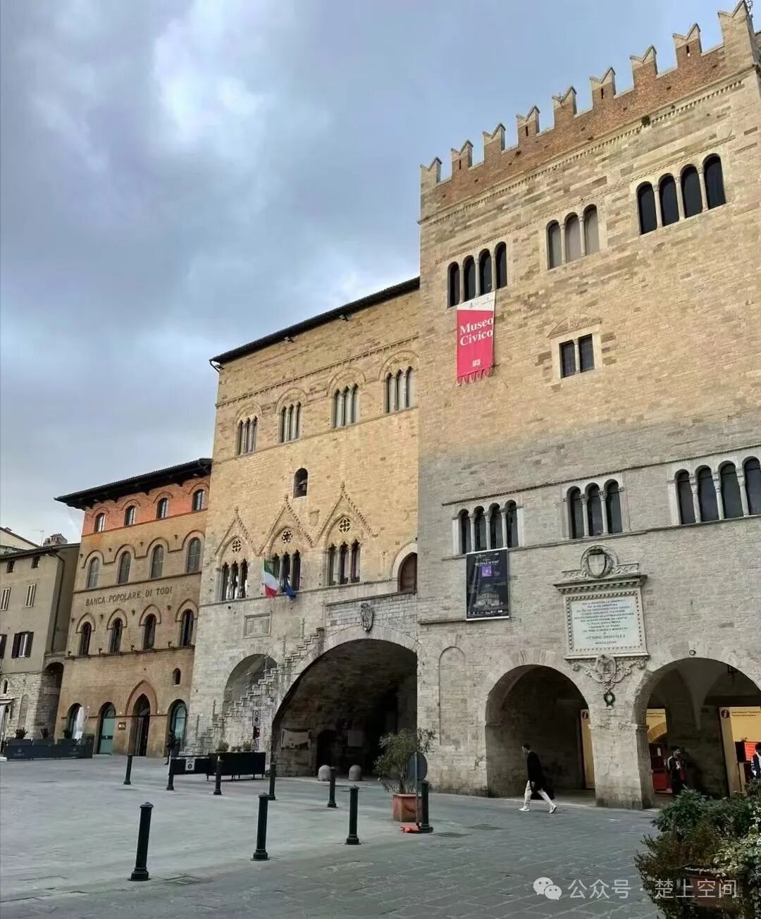 艺术家张展新作参加第二届意大利todi双年展