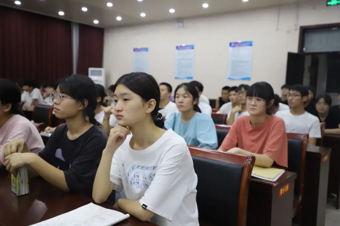 高中优秀学生经验分享_高中学生经验分享发言稿_优质高中学习经验