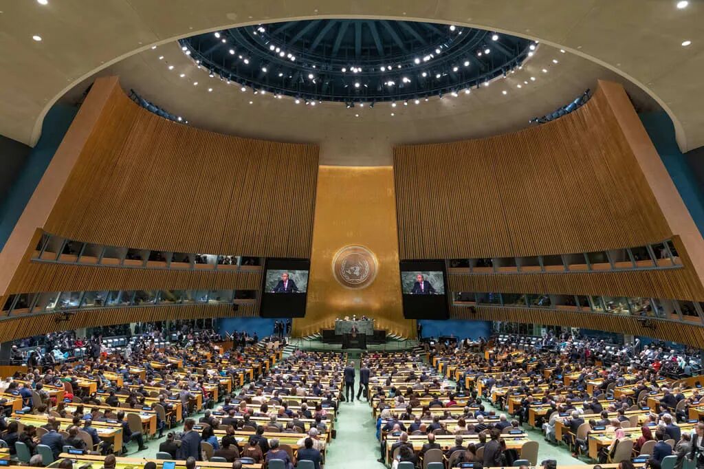 美以代表缺席联大成显眼包,联合国大会152国承认巴勒斯坦，美以代表缺席成全场最刺眼空..