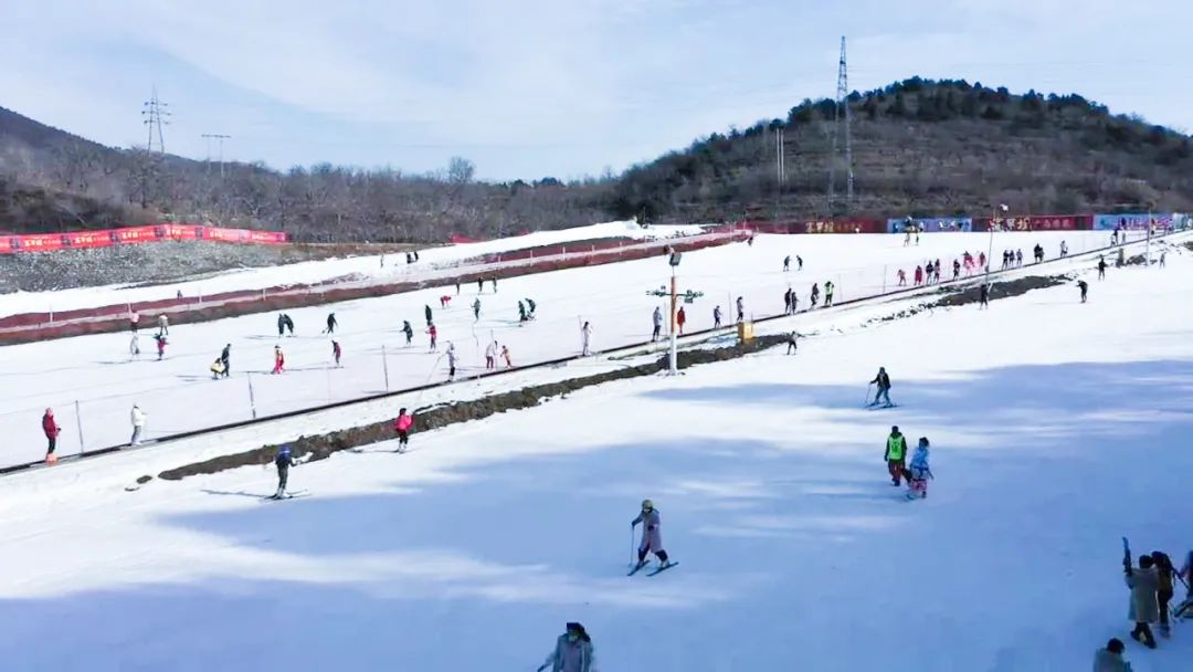 玉龙雪山旅游滑雪场图片