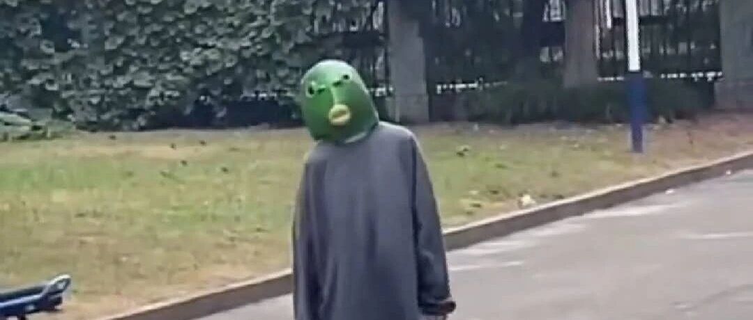 哈哈哈哈，这就是当代女大学生的快乐吗？