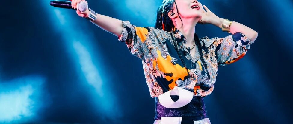 她曾瞬间爆红又消失5年，如今40岁终逆风翻盘！