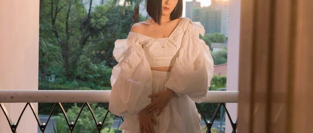 她曾是一代“勇敢烈女”，为什么47岁成“少女”后再次翻红？