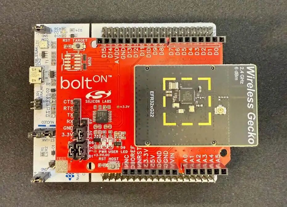 A red and grey electronic device

AI-generated content may be incorrect.