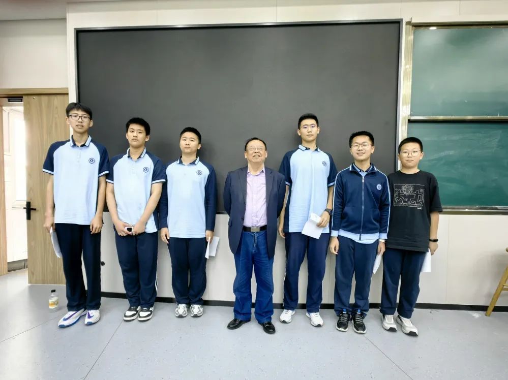 浙江省瓯海中学 校园新闻 学术高中| 中国科学院大学张德良教授赴瓯中