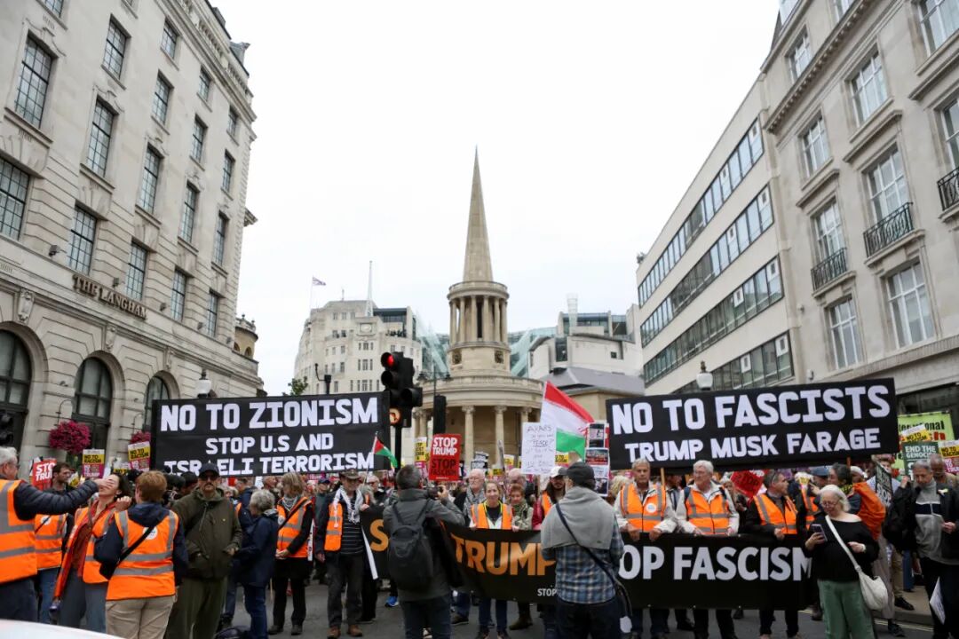 特朗普访英引发抗议,“英国不欢迎你！” 特朗普“历史性”访英遭数千民众抗议