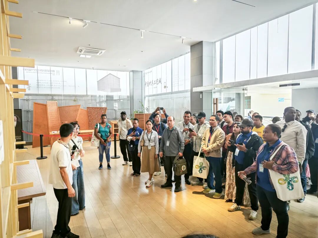 国际竹藤中心在南平举办发展中国家“以竹代塑”科技创新研修班