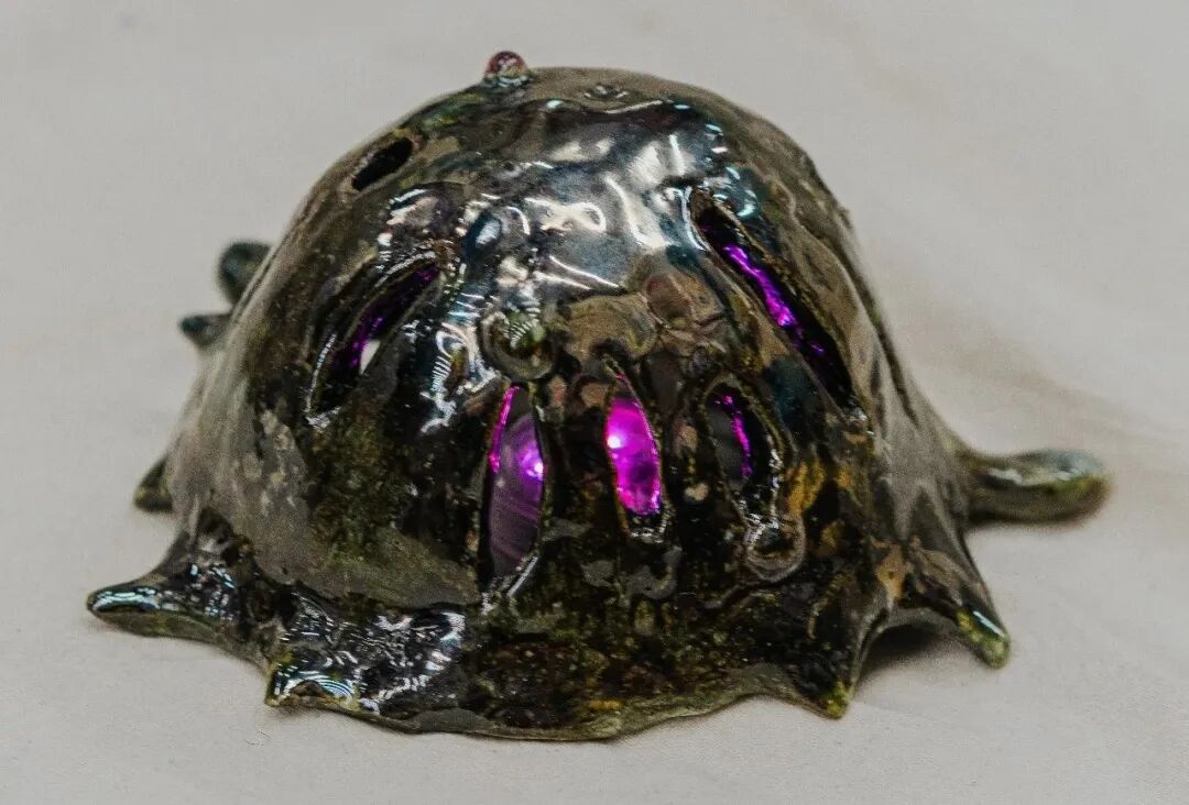 潜（子）5.5   2024   陶瓷、灯   高5厘米 × 直径5.5厘米(1)(1).jpg