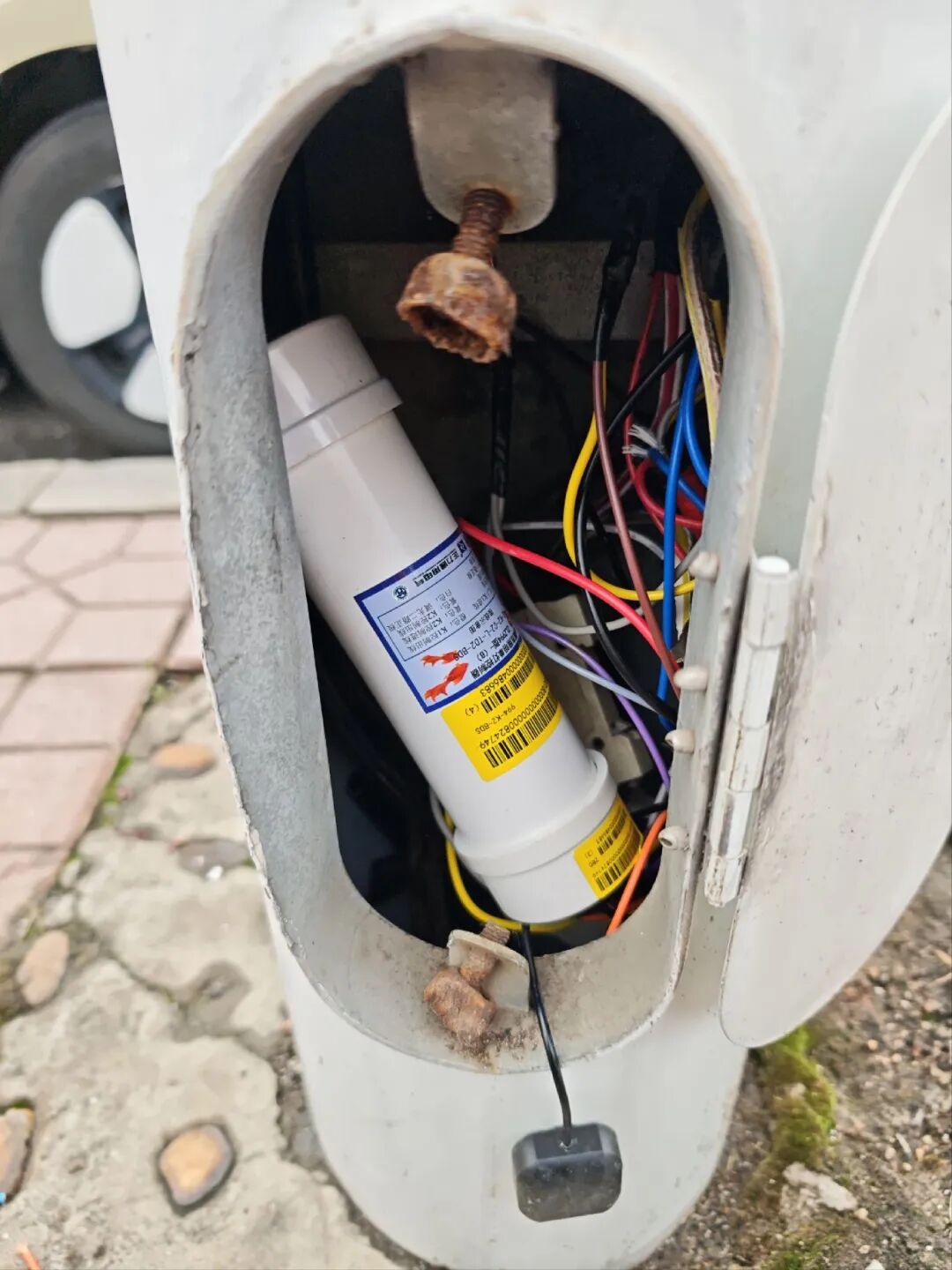 安装好后放入灯杆里照片 (8).jpg