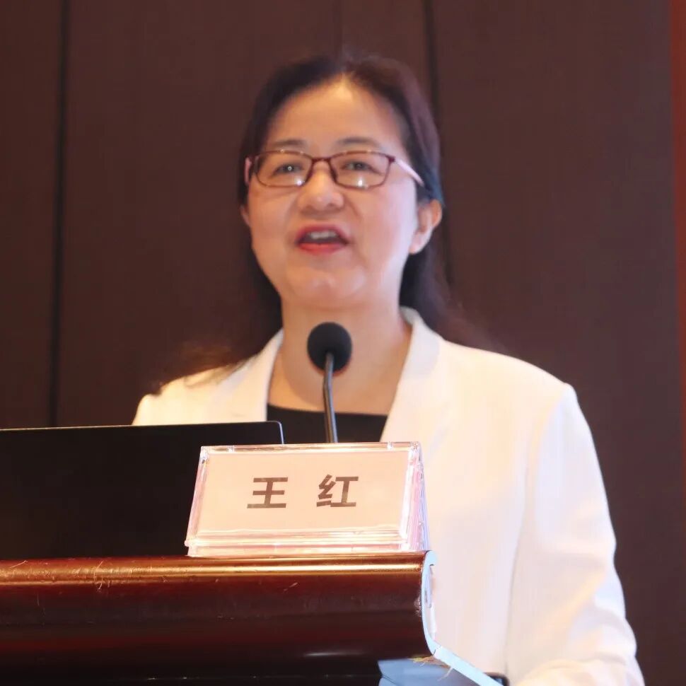 癌,多部门联动参与》;妇女保健科王红主任带来《青春期女性生殖健康》