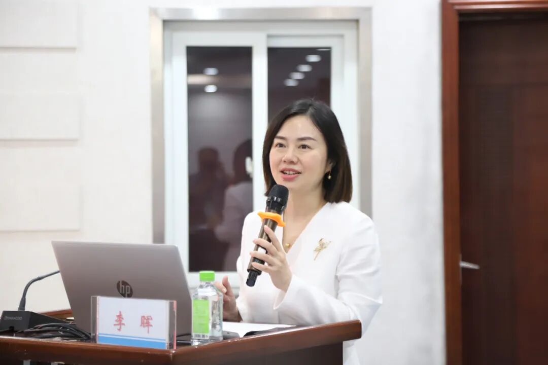 李晖科长主持                                               祝