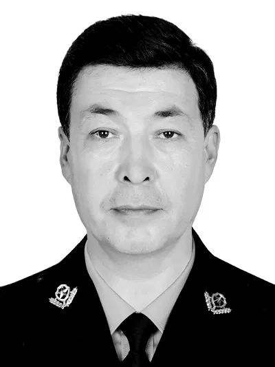 新疆公安黄亚波图片