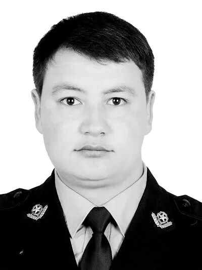 警衔,生前系和田地区墨玉县公安局英也尔派出所喀拉巴格村警务室民警