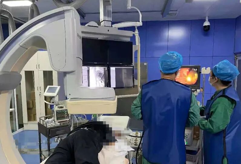 胆管支架什么样子【医学前沿】放置20年的胆道支架，你会怎么取？ 不开刀，“取支架”又“取石”！_https://www.jmylbn.com_新闻资讯_第2张