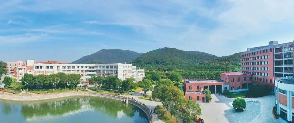 无锡太湖学院2024年江苏省艺术类提前2小批(美术与设计类)平行志愿