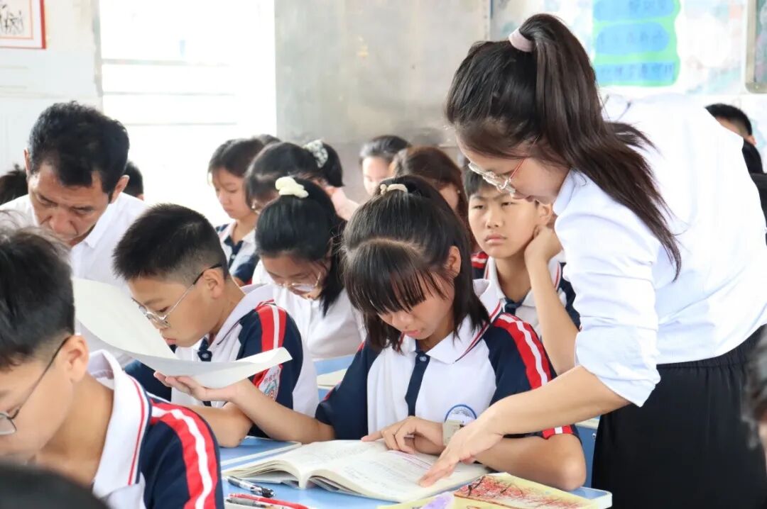 天河同仁学校冯晓悦老师上课.JPG