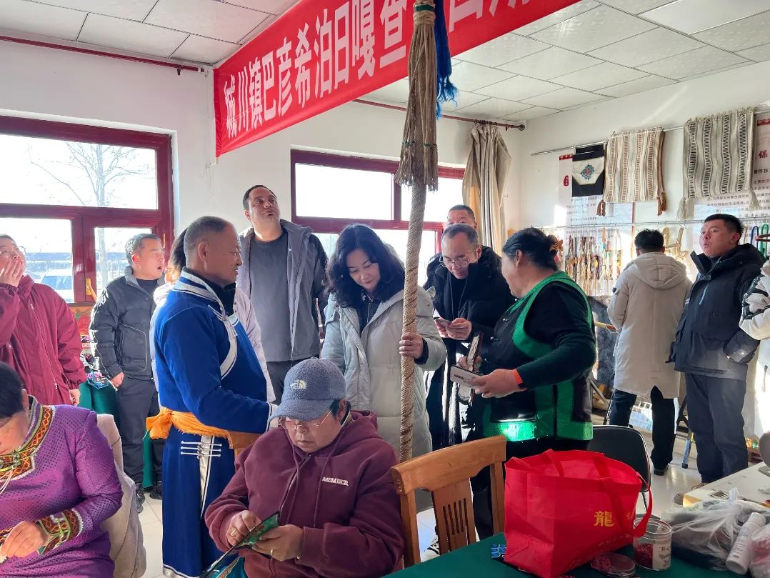 基层艺讯 | 鄂尔多斯市文联文艺志愿服务走进巴彦希泊日嘎查 第4张