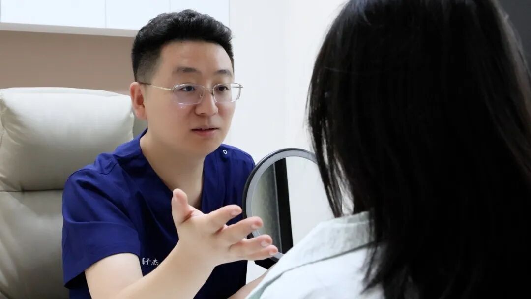 乘风2026丨专访滕子杰：皮肤底层的“火”，他是这样灭的