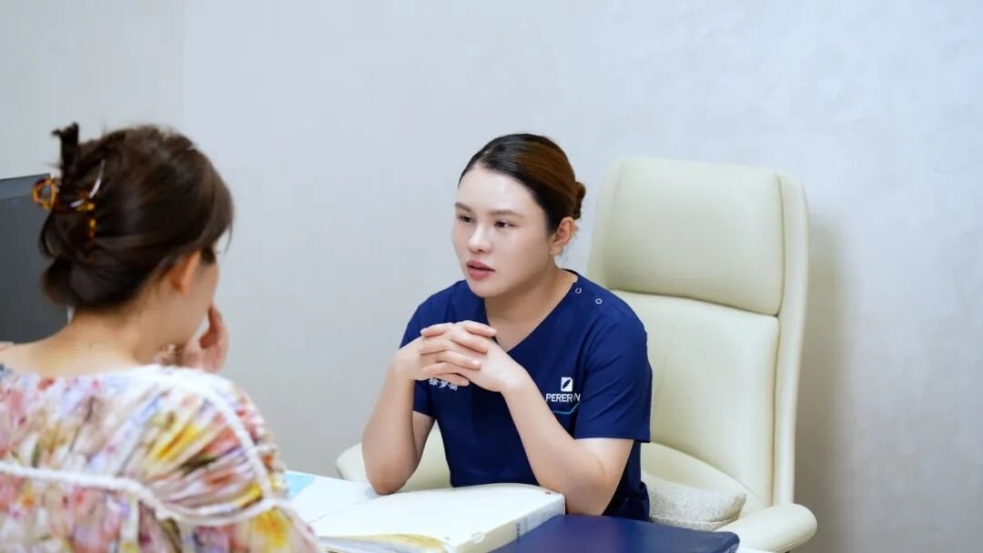 乘风2026丨专访徐梦翎：从“敏肌自救”到“千人千面”，背后是“治疗+养肤”精准破题