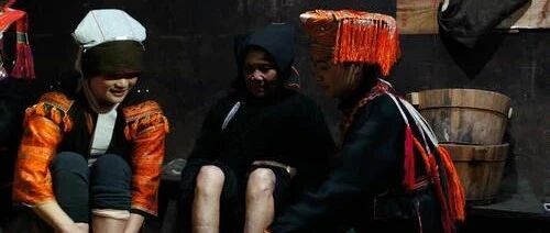 睡前这样泡脚，夜里湿气哗哗排出，气色好了，提高身体免疫力,方法实用简单！