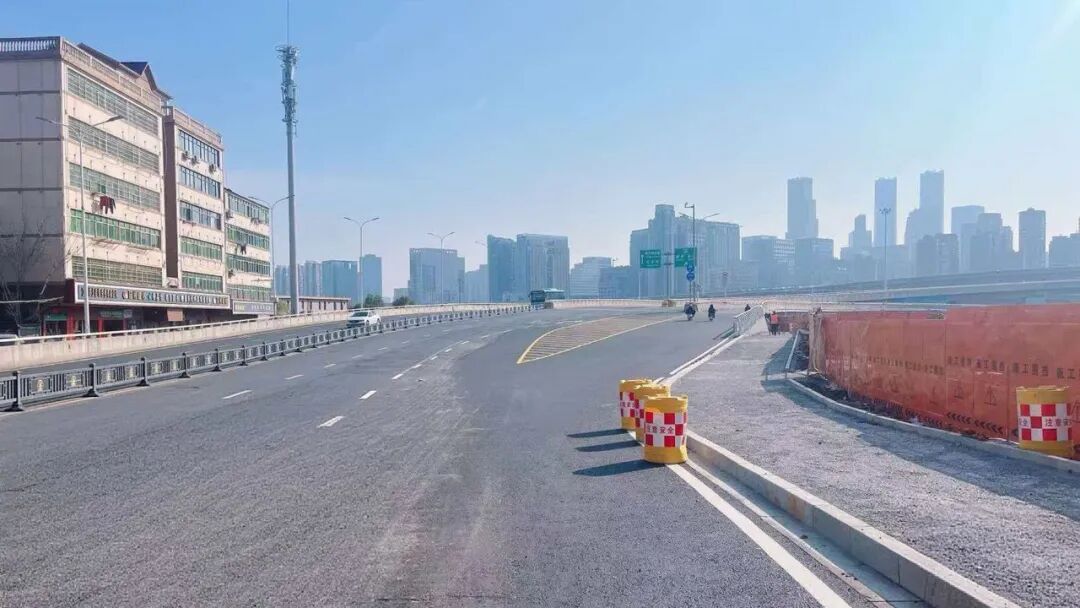 新建區(qū)怡園立交道路聯(lián)通工程全面完工并通車