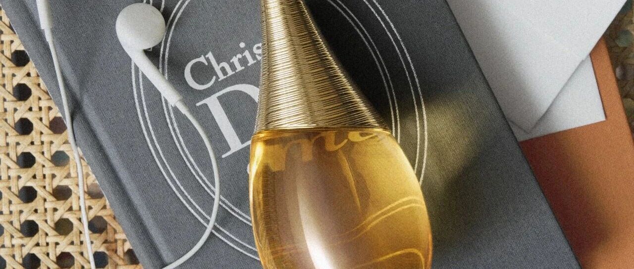 没等到Rihanna的新专辑 先等来了新真我