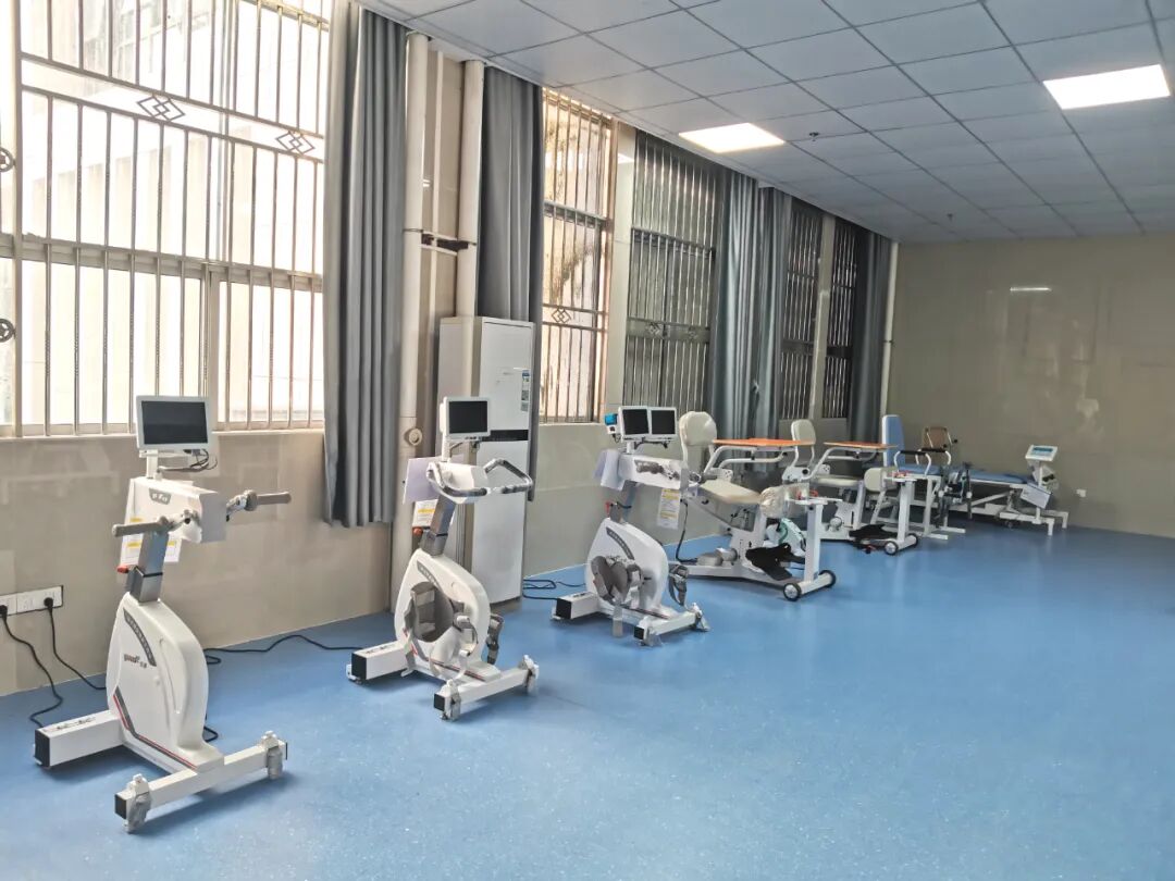 微波理疗仪怎么使用【惠东三院康复治疗】消炎利器：微波治疗仪_https://www.jmylbn.com_新闻资讯_第13张