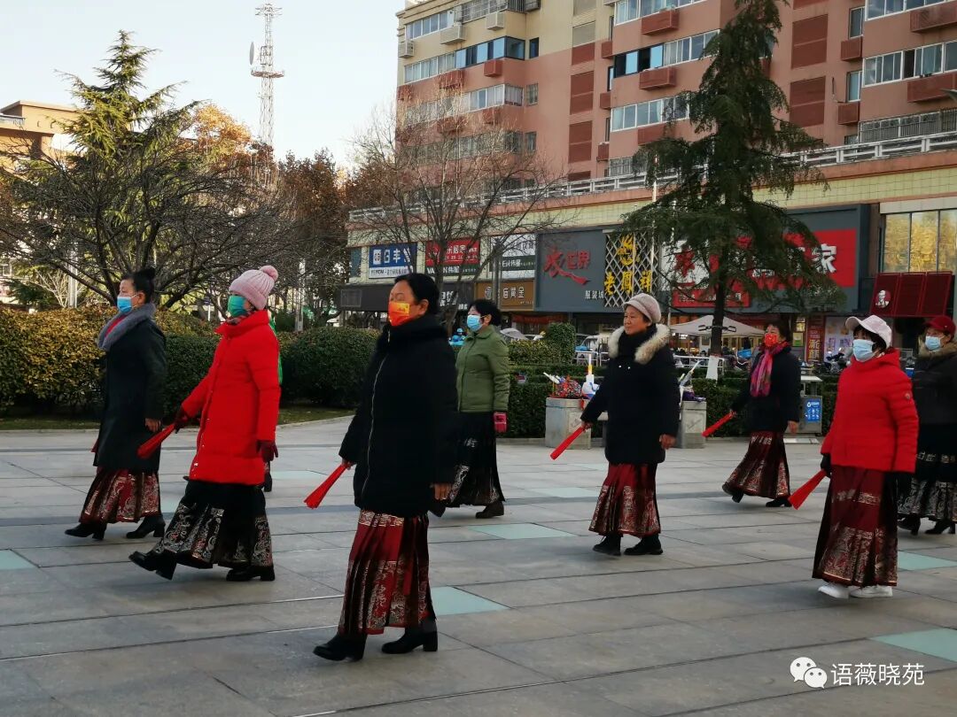 着马面裙美女们英姿飒爽