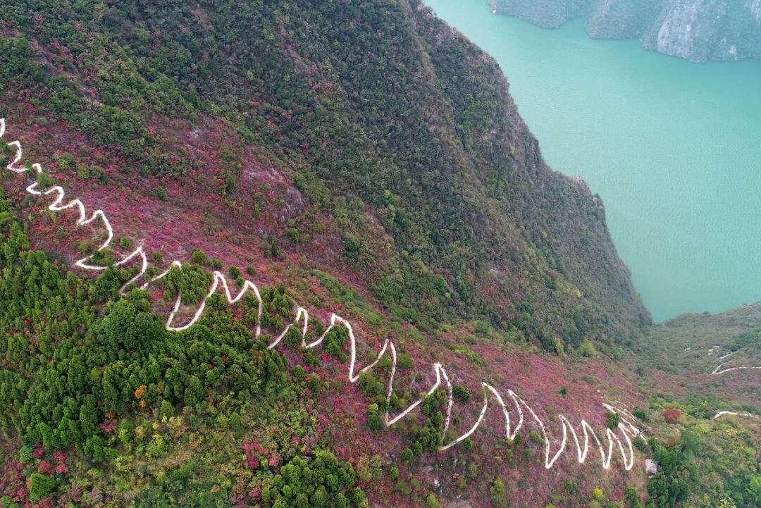 徒步三峡之巅5条超火登山线路攻略