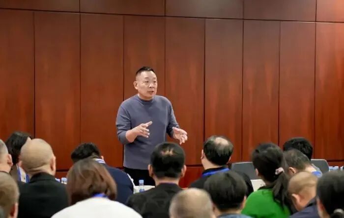 热搜爆了！年薪最高15万，招209人收到3万多份简历！胖东来回应985女生应聘没进面试