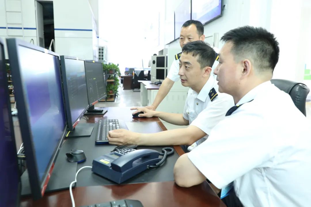 新时代先进人物事迹材料