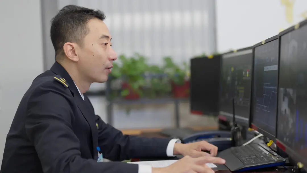 新时代先进人物事迹材料
