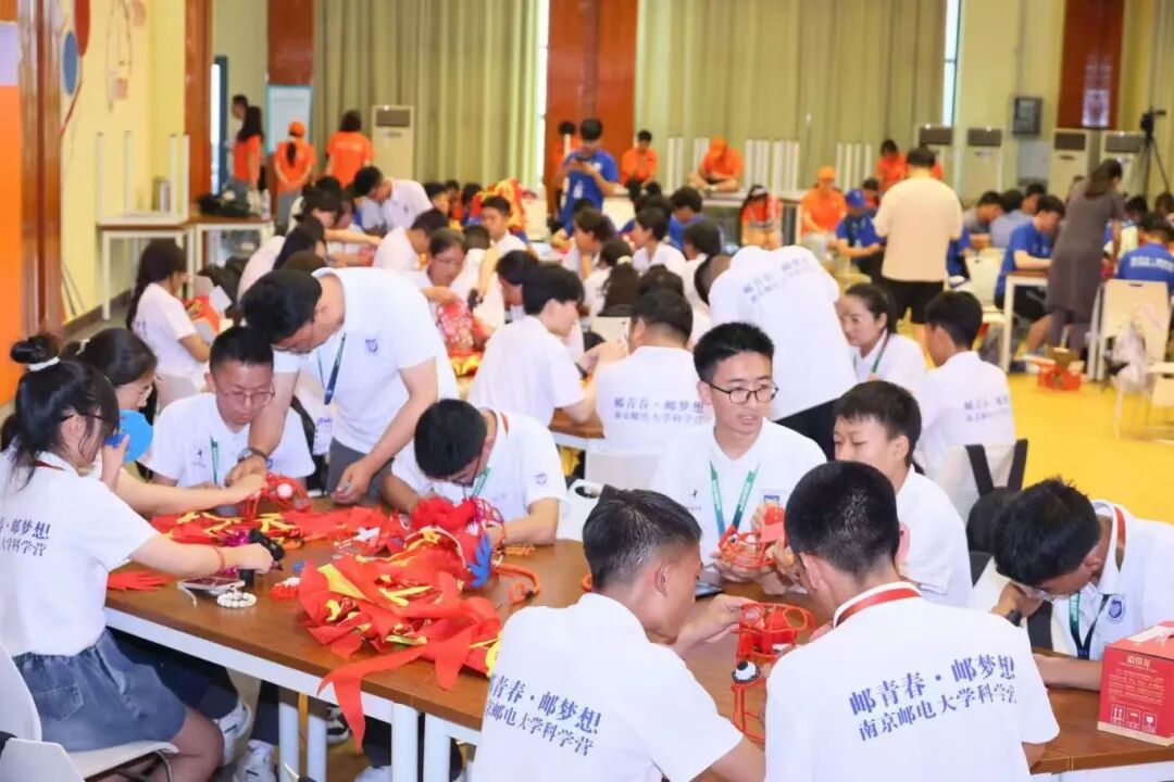 科技部青少年高校科学营中体验非遗文化(1).jpg