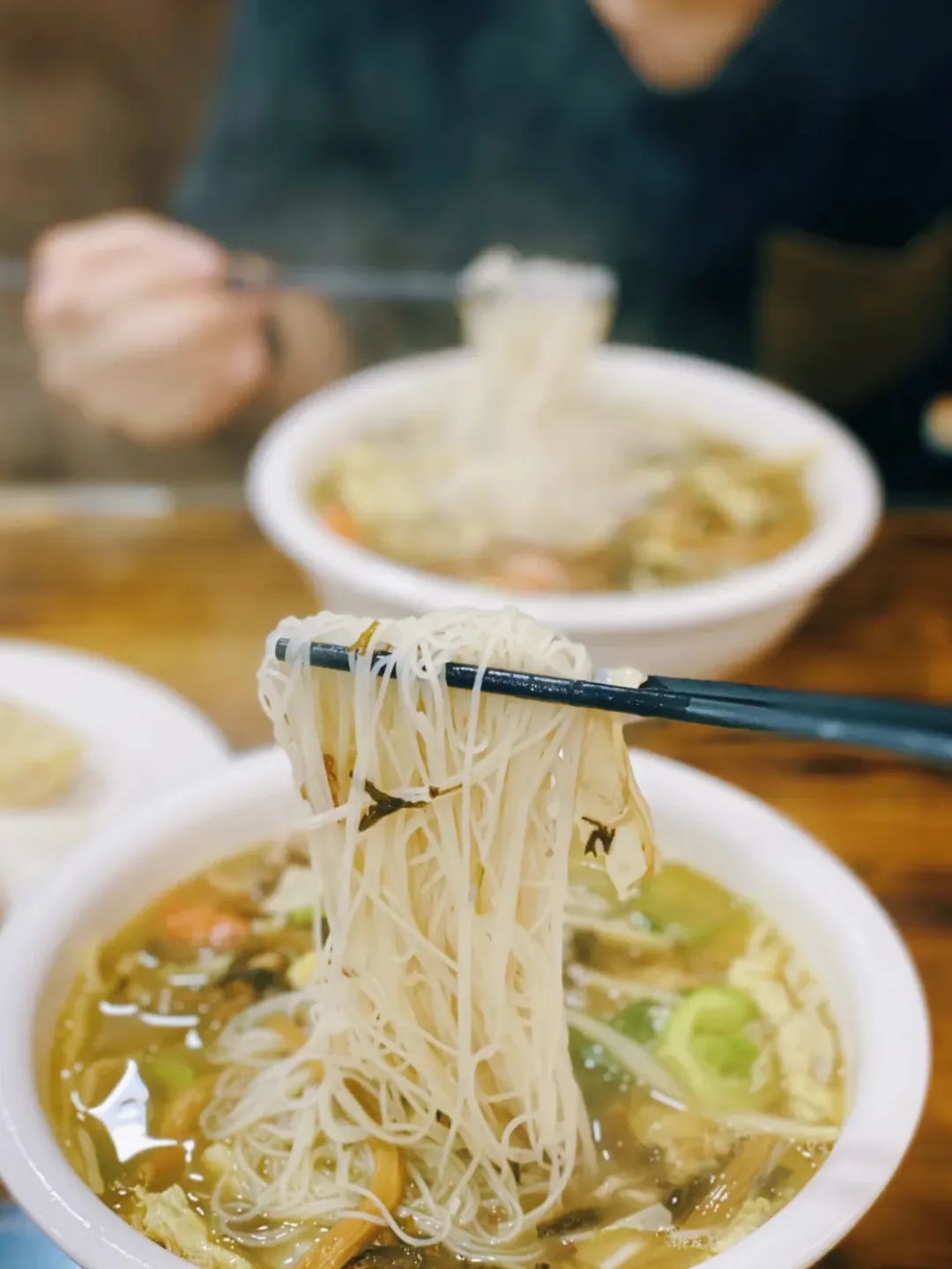 美食家小余（美食小尤物

百家号）《美食家小吃》