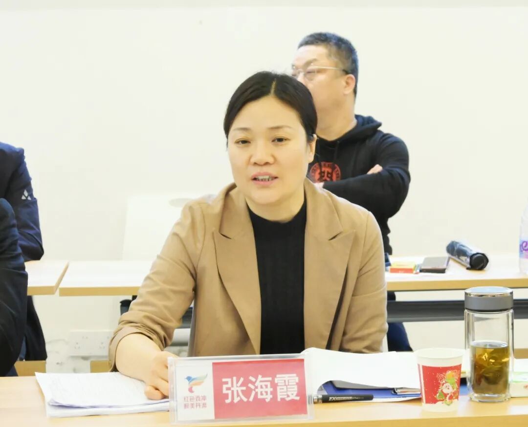 张海霞在致辞中指出,武汉老河口商会举办"汉水·家园"统战文化座谈会