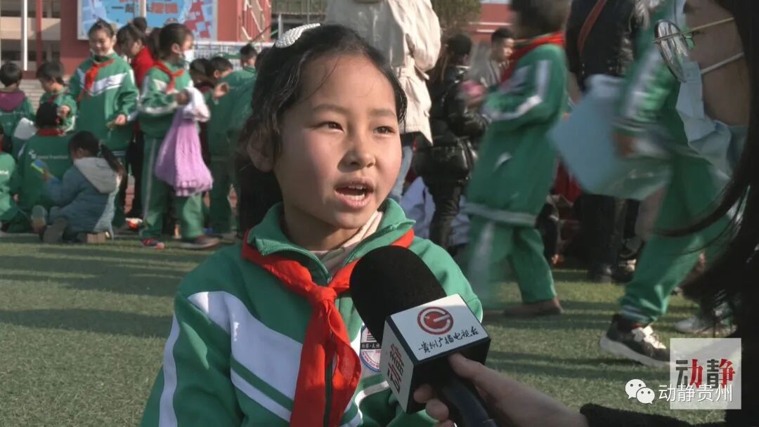 �ټ�����У�����衱��