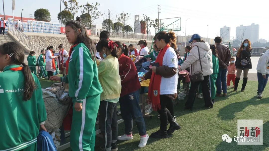 �ټ�����У�����衱��