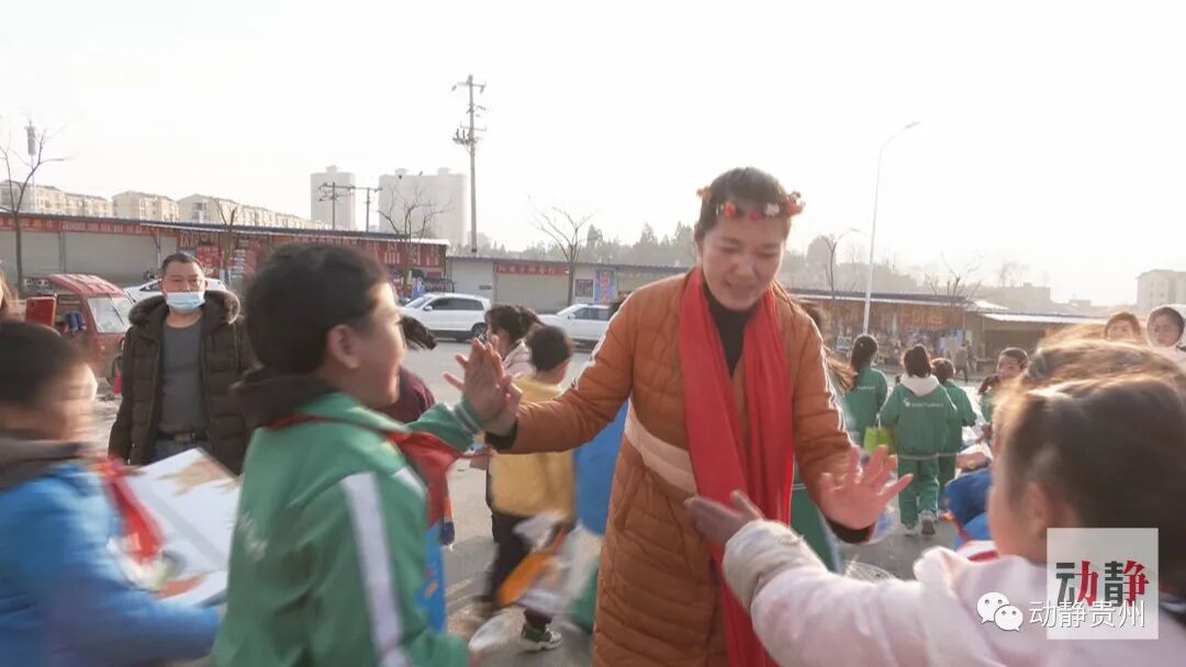 �ټ�����У�����衱��