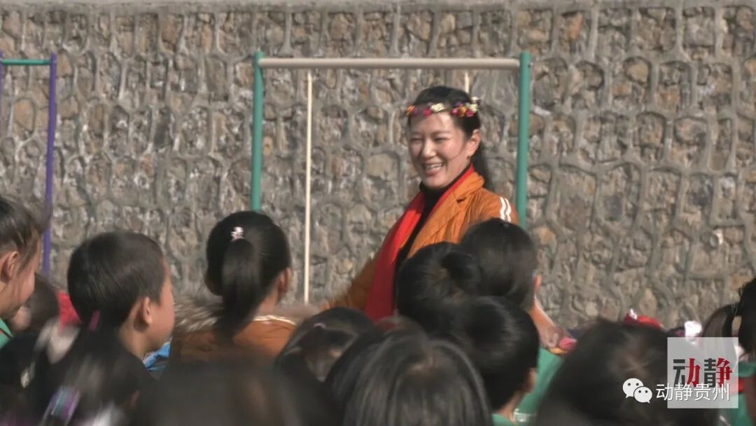 �ټ�����У�����衱��