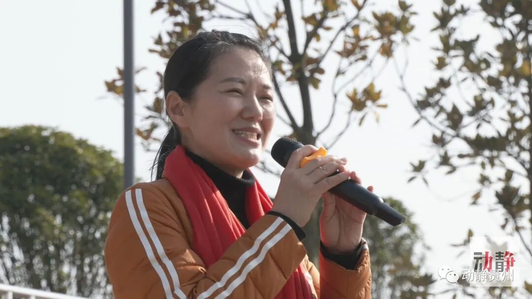 �ټ�����У�����衱��