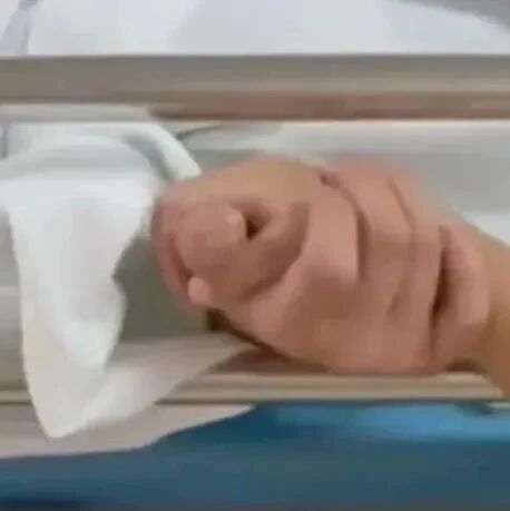 “别担心，有我在呢”！发生在贵阳的这一幕，让人​“看完眼眶湿了”